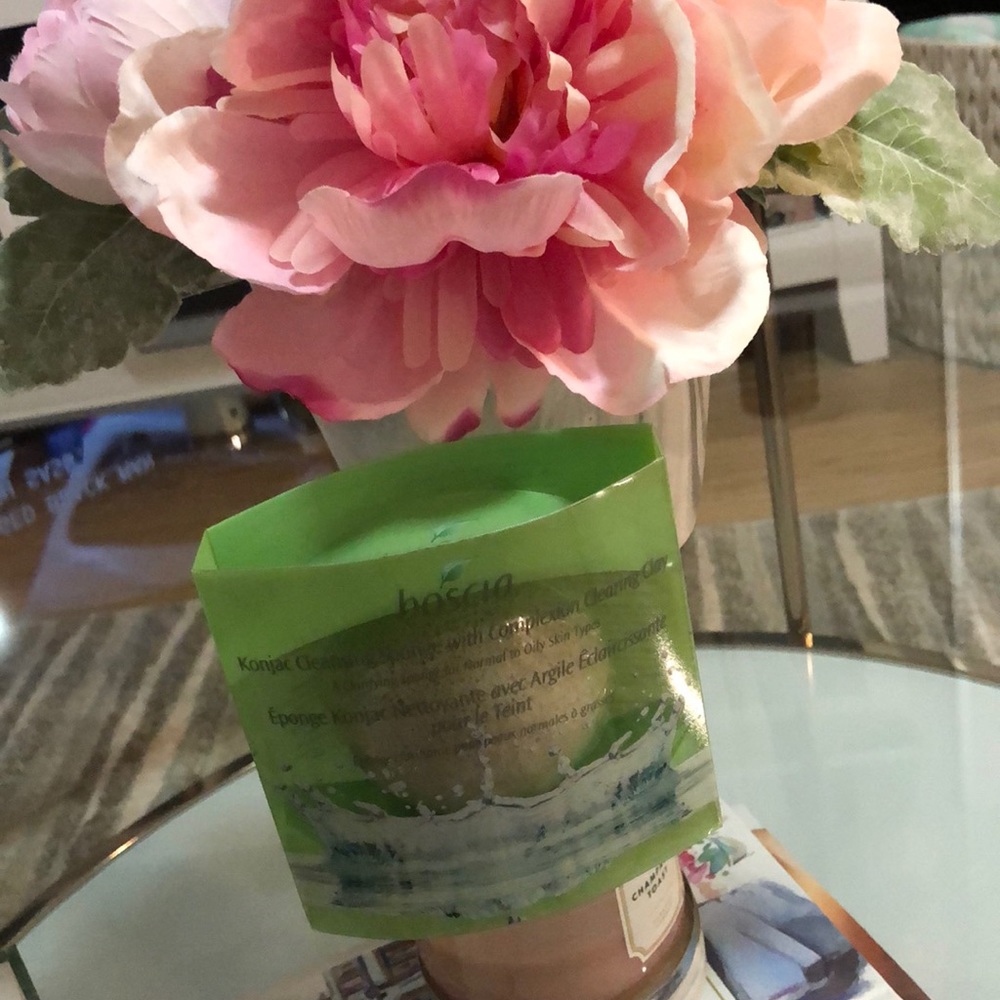 Brand NWT Boscia Konjac Cleansing Sponge